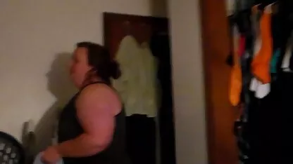 Și-a scos ciorapii unei filme porno cu unguroaice mature curve thailandeze slabe și i-a smuls pe balcon.