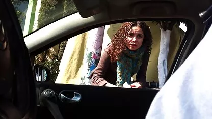 Ea iubește sperma femei mature anal de pe fata plutind în gură