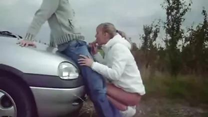 Fierbinte mature cam live în camera de zi