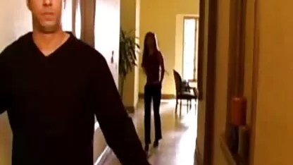 Mason Moore se împinge într-o gaură anală profundă. sex xmature