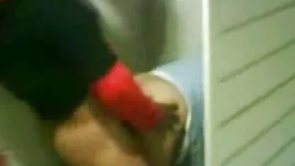 Stai sexvideomature în pălărie și fundul pe penis artificial