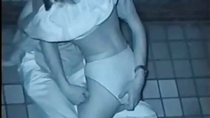 Lana Violet în costum de baie a dat gimnastica porno cu mature sexi să-și lingă și dracu ' pizde