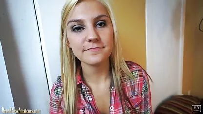 Un mature porno m cuplu a avut plăcere sexuală și a fost împușcat acasă.