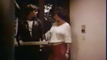 Treburile casnice în camera de zi filme cu femei mature xxx atunci când continuă în dormitor