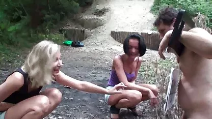 Lipit filme porno cu unguroaice mature de gard