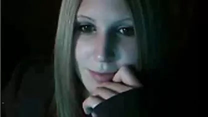 Vremuri bune free cam mature lângă doi pitici