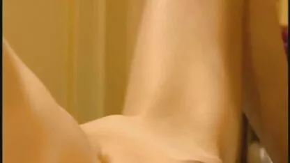 Kate va fi fericită să sexy feet mature simtă membrul în fundul ei.