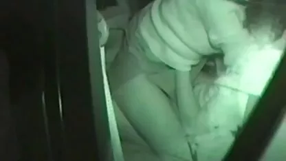 Asistenta își scoate rochia albă filme porno cu unguroaice mature și se transformă într-o păsărică.