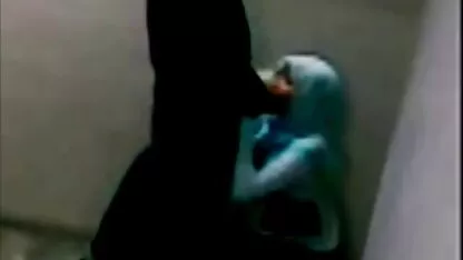 Nadia a femei mature dornice de pula masat, apoi fata a explodat.