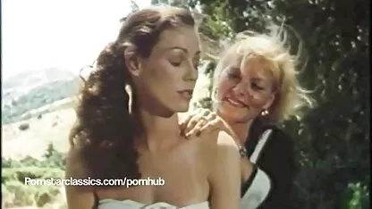 Trageți-vă șeful la sexi old women lins anal și vaginal.